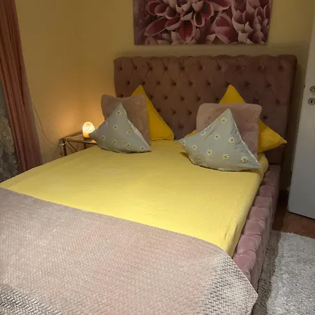 Bahnhof West Lägenhet *